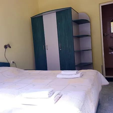 Nely Family Hotel *